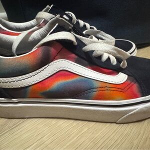 Vans Black and Red Sneakers Dynamic Design